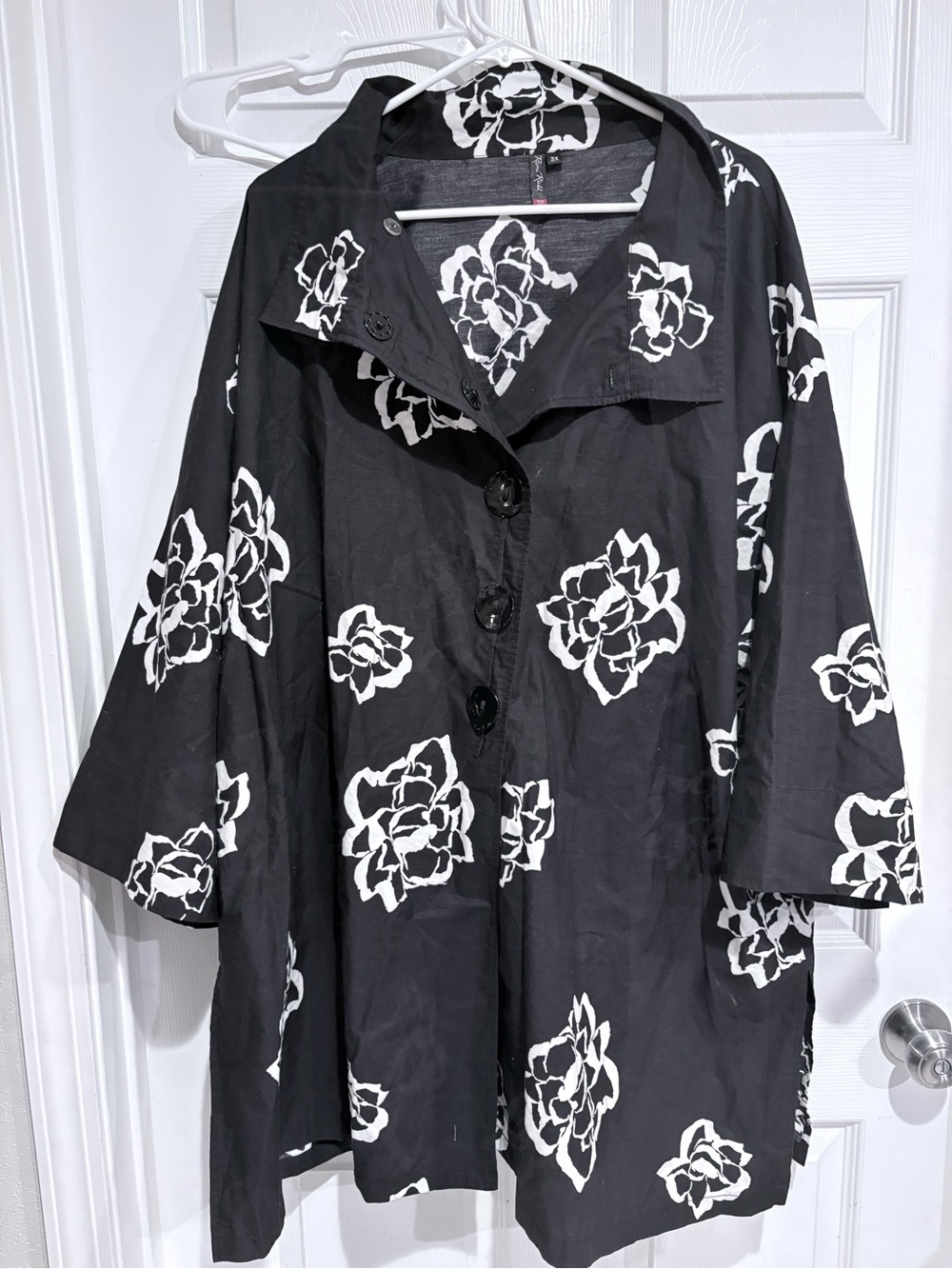 Roni Rabl Black Button-Front Top with White Floral Print